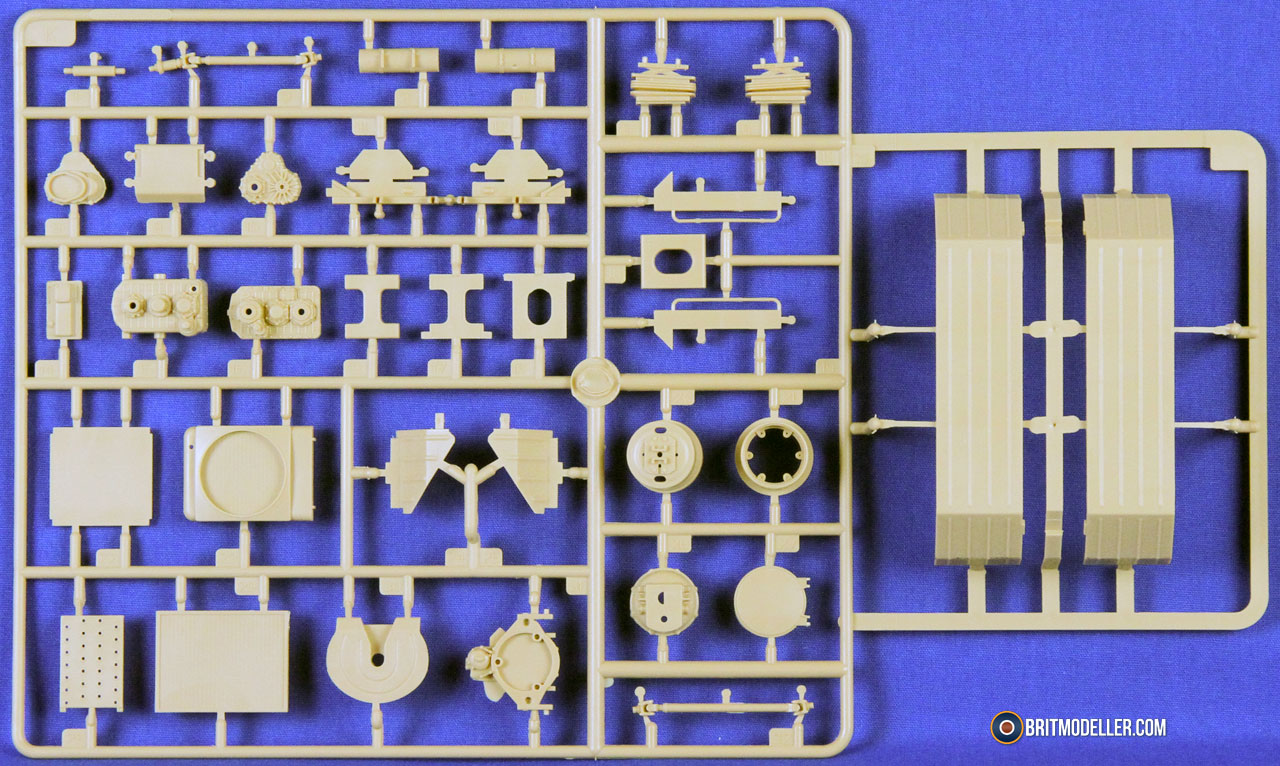 BAZ-64022 Tractor with 5P85TE2 TEL S-400. 1:35 - Kits