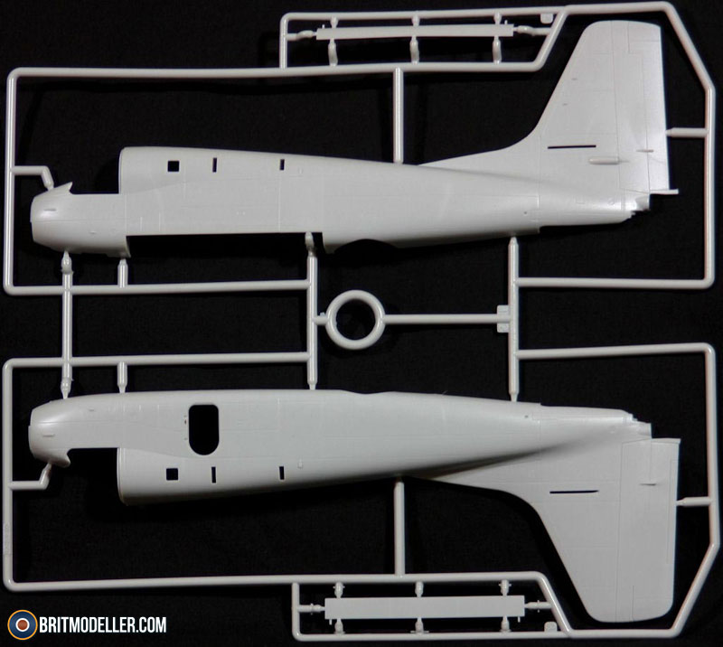 キネティック 1/48 エアクラフトシリーズ アメリカ グラマンS-2A S2F-1/CS2F-1 トラッカー プラモデル K48039 w17b8b5 Amazon.co.jp: キネティック 1/48 エアクラフトシリーズ