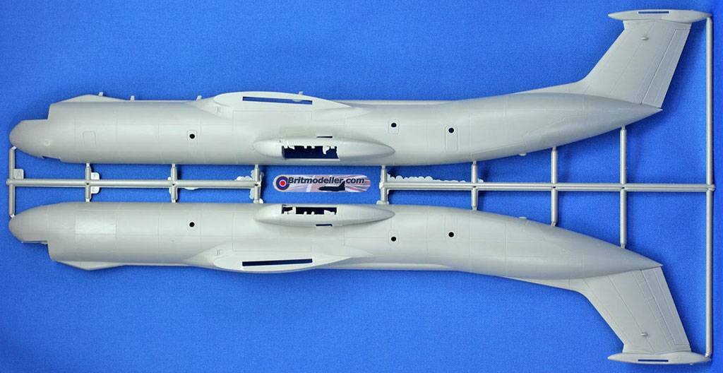 【未開封品】RODEN C-141B Starlifter C-141B Starlifter USAF Strategic Airlifter Aircraft 1/144 Roden