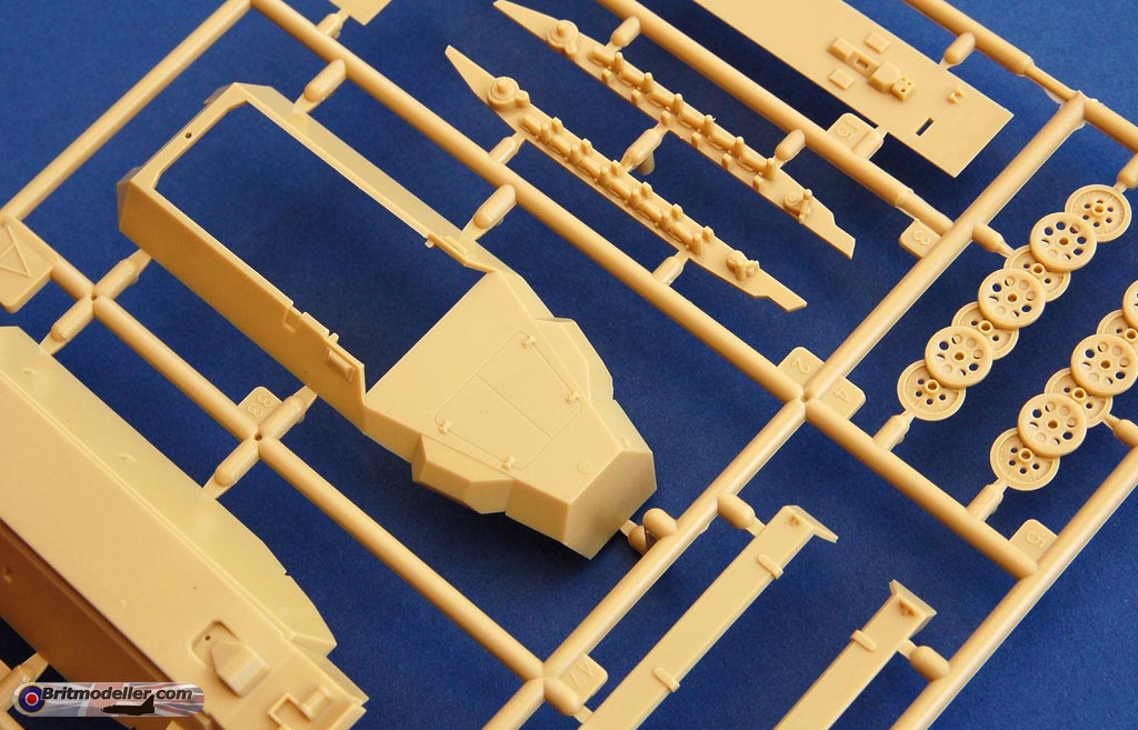 Revell 03295 Sd.Kfz. 251/1 Ausf.A 1:35 - Pijp-Lines Modelbouw & Hobby