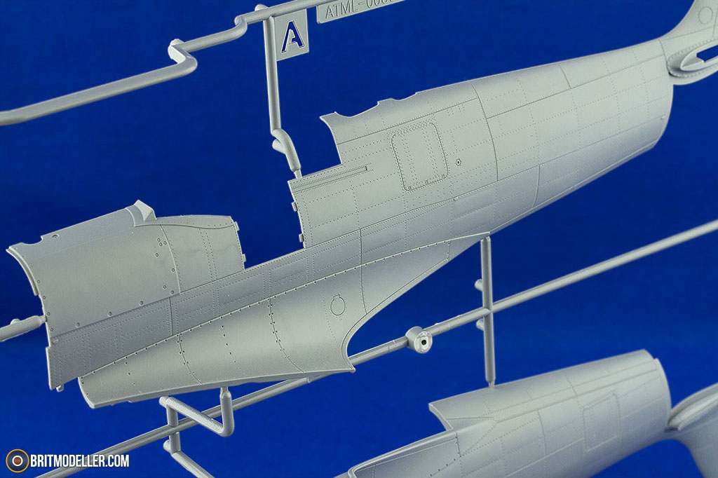 Supermarine Spitfire Mk.VIII (A17002) 1:24 - Kits