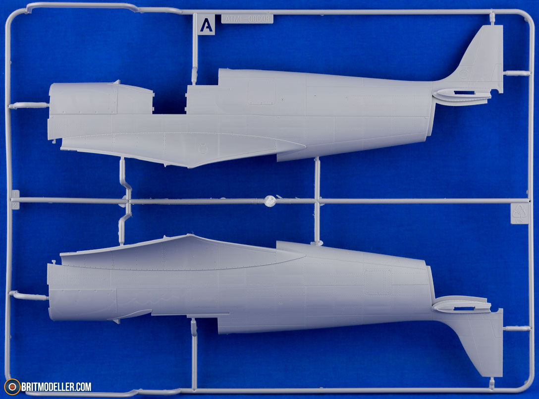 Supermarine Spitfire Mk.VIII (A17002) 1:24 - Kits