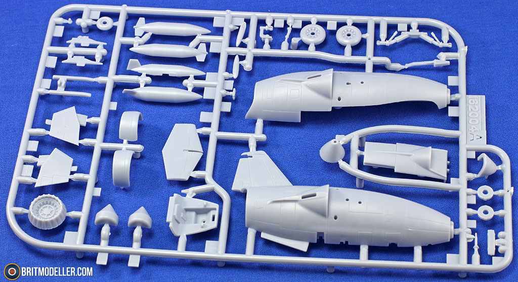 フリーダムモデルキット コンパクトシリーズ アメリカ空軍 F-104 &amp; TF-104 プラモデル FRE162704 mxn26g8 Amazon | フリーダムモデルキット コンパクトシリーズ アメリカ