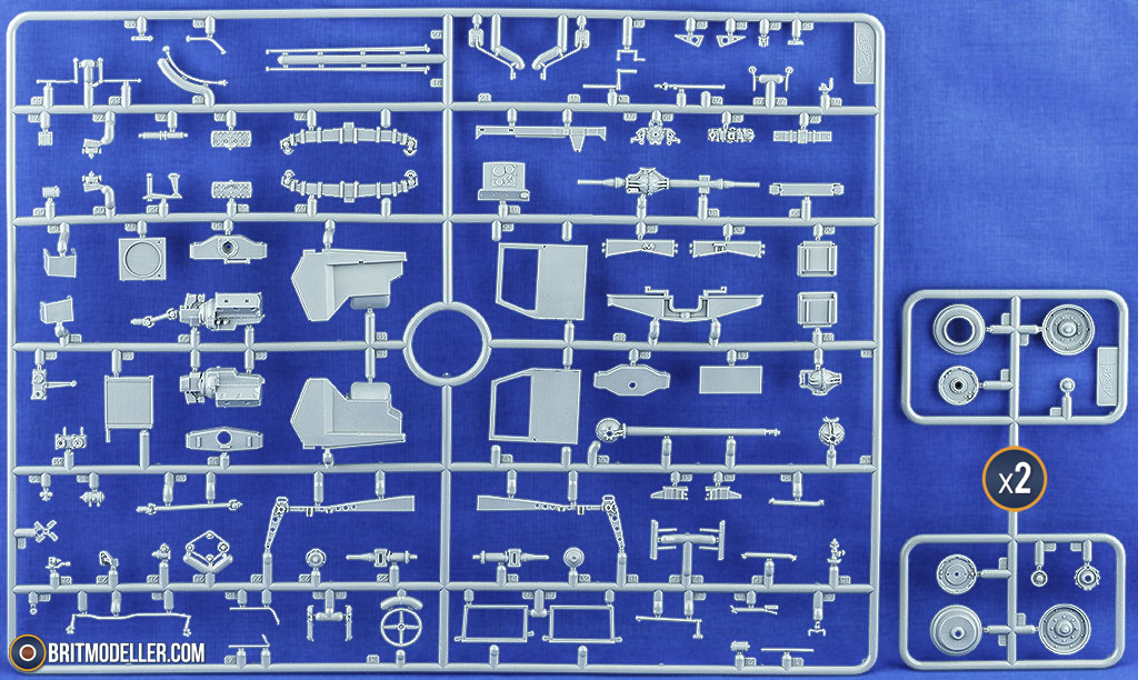 Neu ICM 35592-1:35 BM-13-16 on W.O.T 8 chassis with Soviet Crew