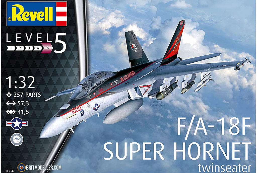 F/A-18E SUPER HORNET 1:32 スケール Amazon.com: Trumpeter 1/32 F/A18E Super Hornet Fighter Model