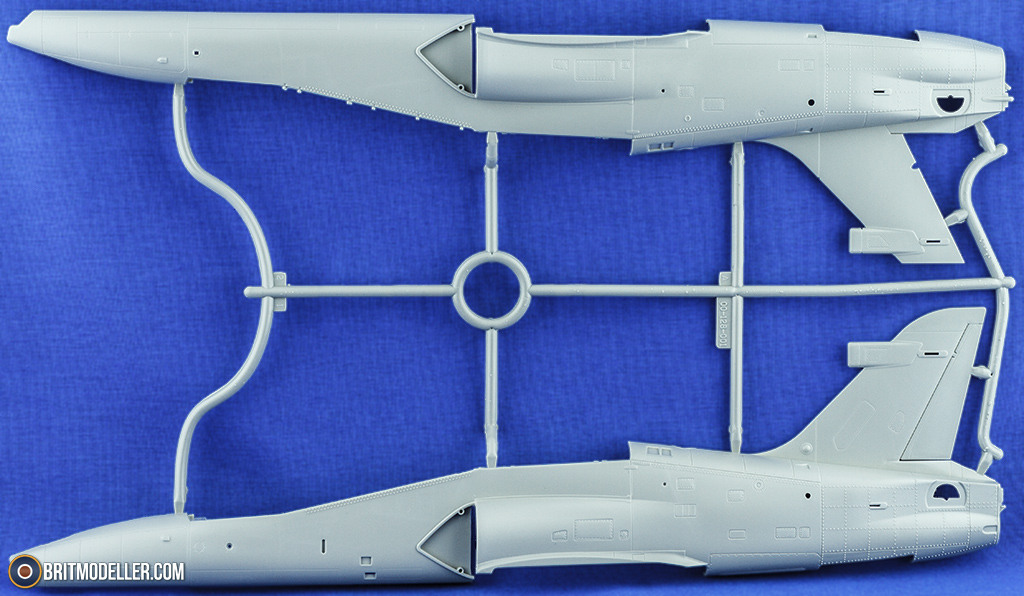 プラモデル　1/32 BAe ホーク T2 [03852] Amazon | ドイツレベル 1/32 イギリス空軍 BAe ホーク T2