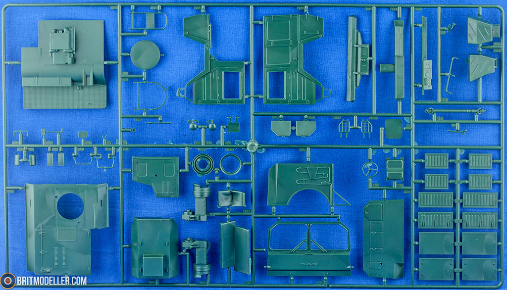 Revell MAN 7t. milgl 6x6 1:35【未開封品】オマケ付き MAN 7t. milgl 6x6 Revell 03291