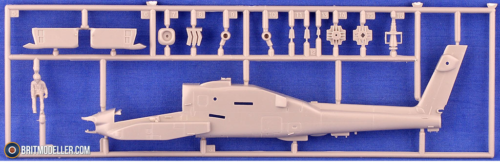 AH-64A Apache Carrera Revell 1:72 (03824) - Kits